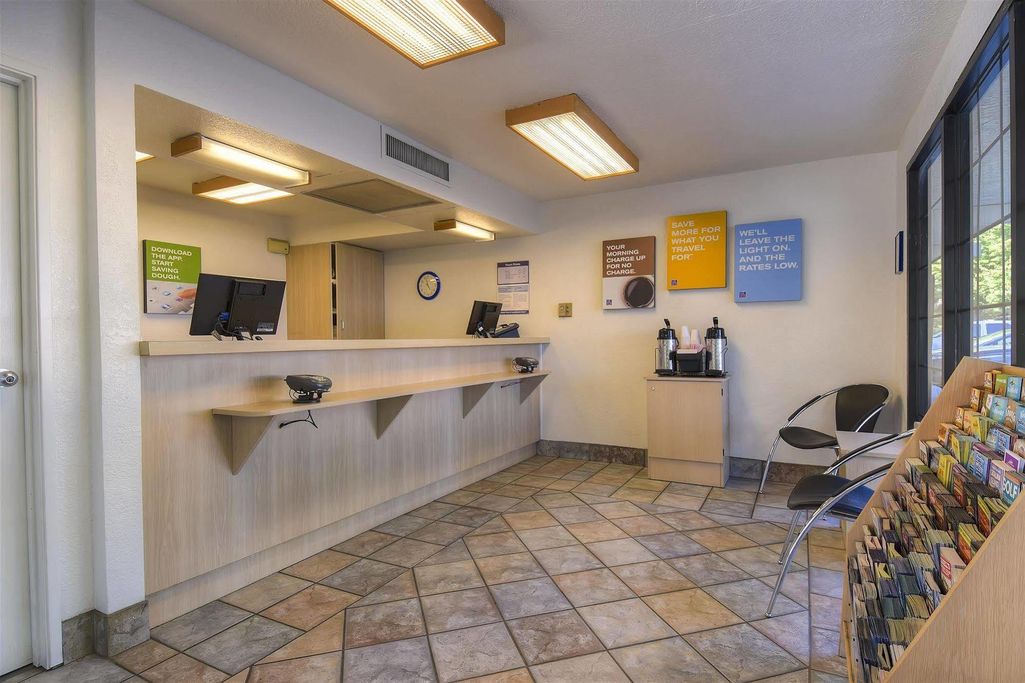Motel 6-Barstow, Ca Bagian luar foto